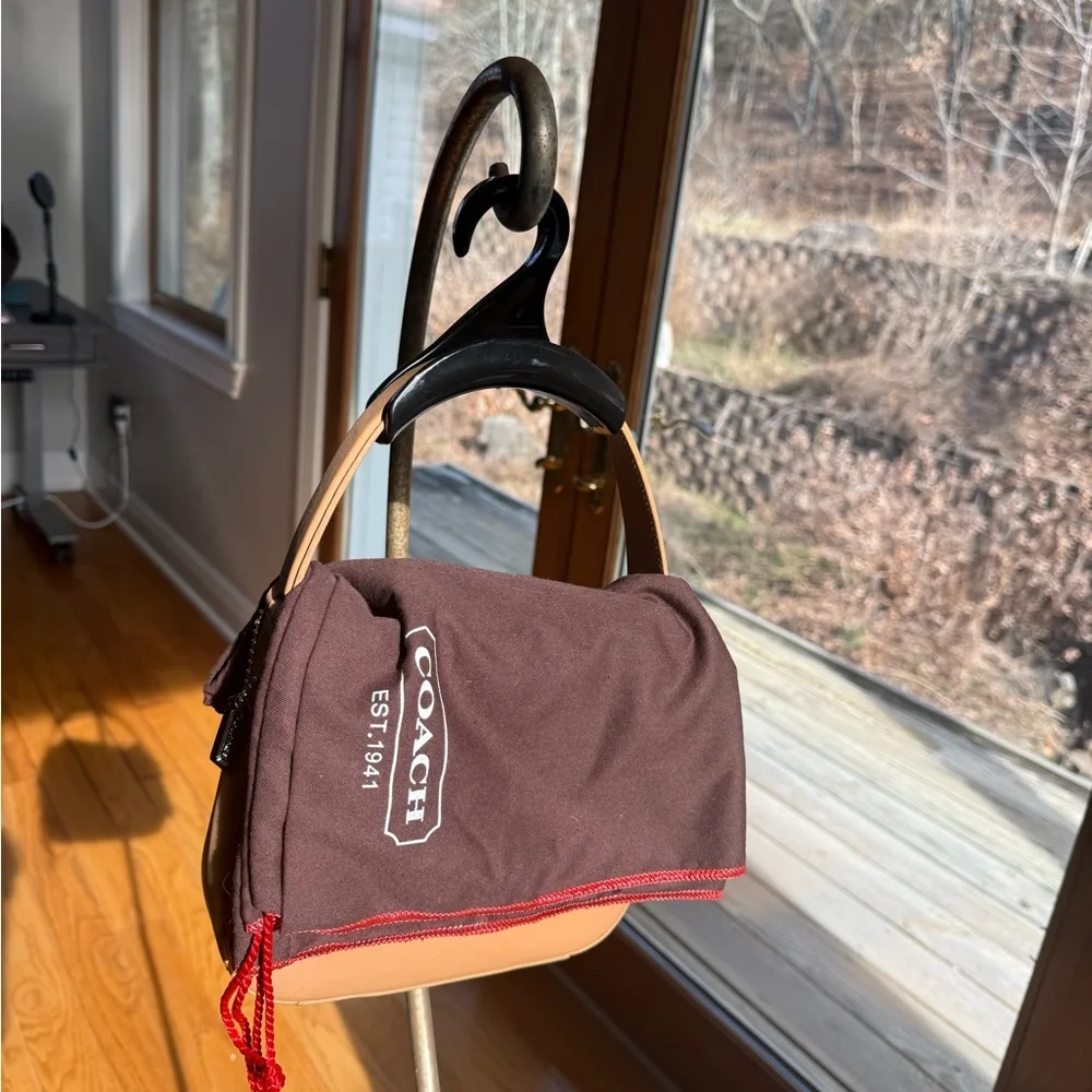 Coach vintage 1992 Leather Satchel Dust‎ bag and bag hanger